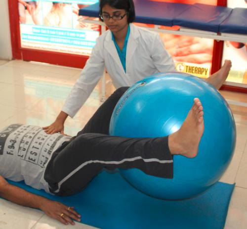 lower-back-conditioning abdominal- physio-ball1